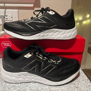 New Balance fresh foam 680 v8 WOMENS SIZE 9.5